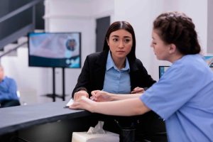 lumpectomy-vs-mastectomy-how-surgeons-decide